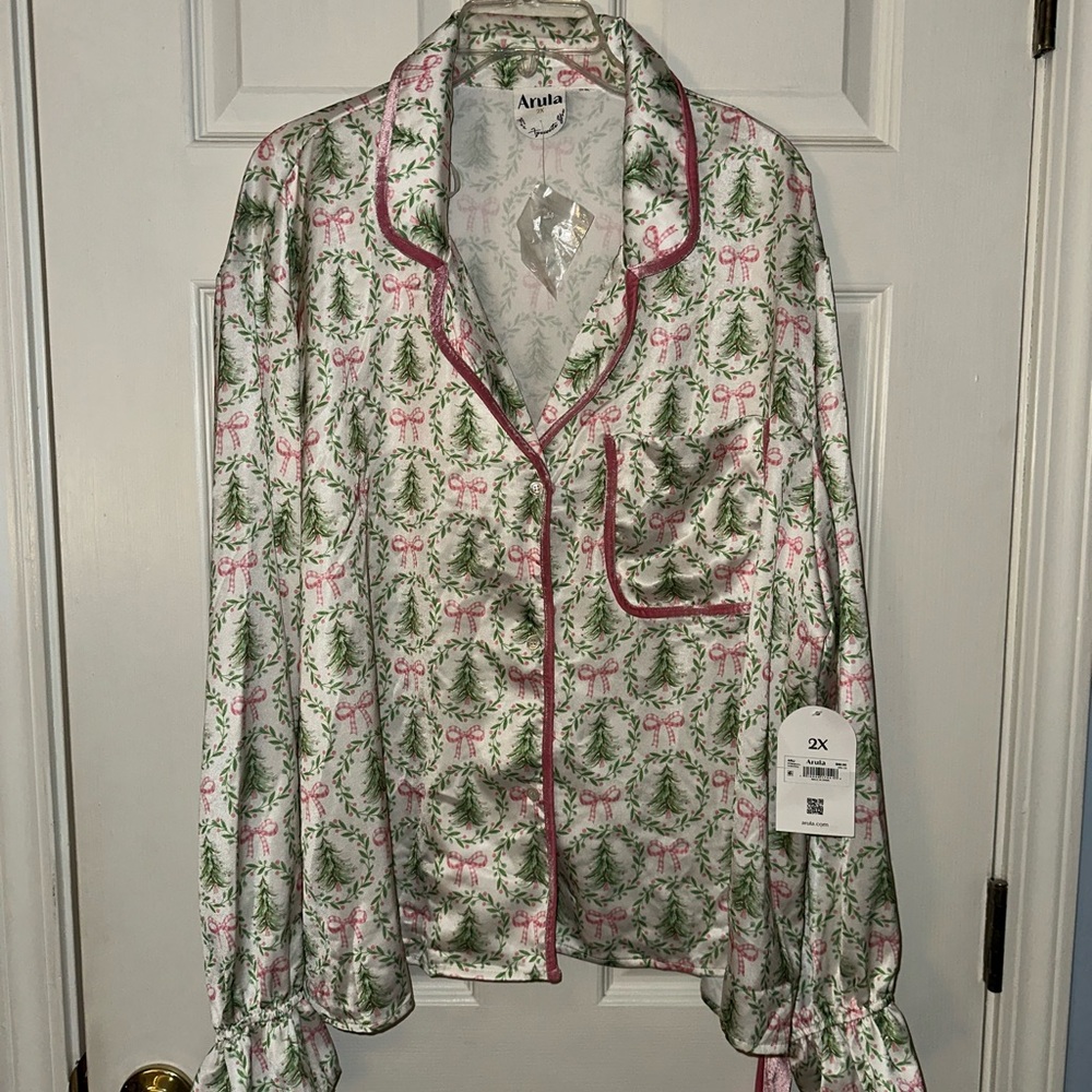 Arula Christmas Pajama Top